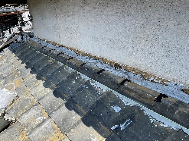 加古川市の漆喰を塗り直して復旧した壁際の熨斗瓦